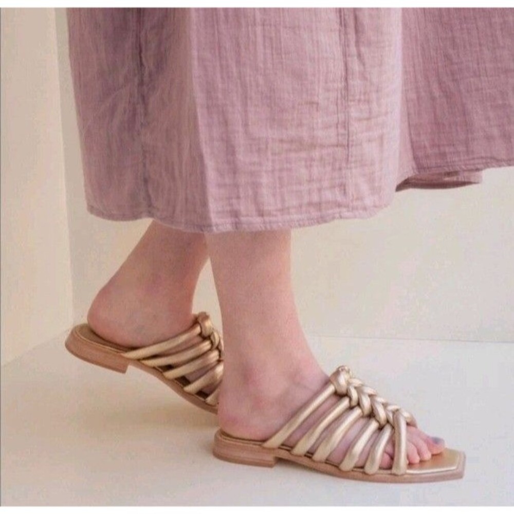 Elegant Anthropologie Gold Women's Sandals